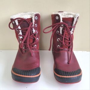 Keen Fleece Lined Ankle Boots Red Women's 6